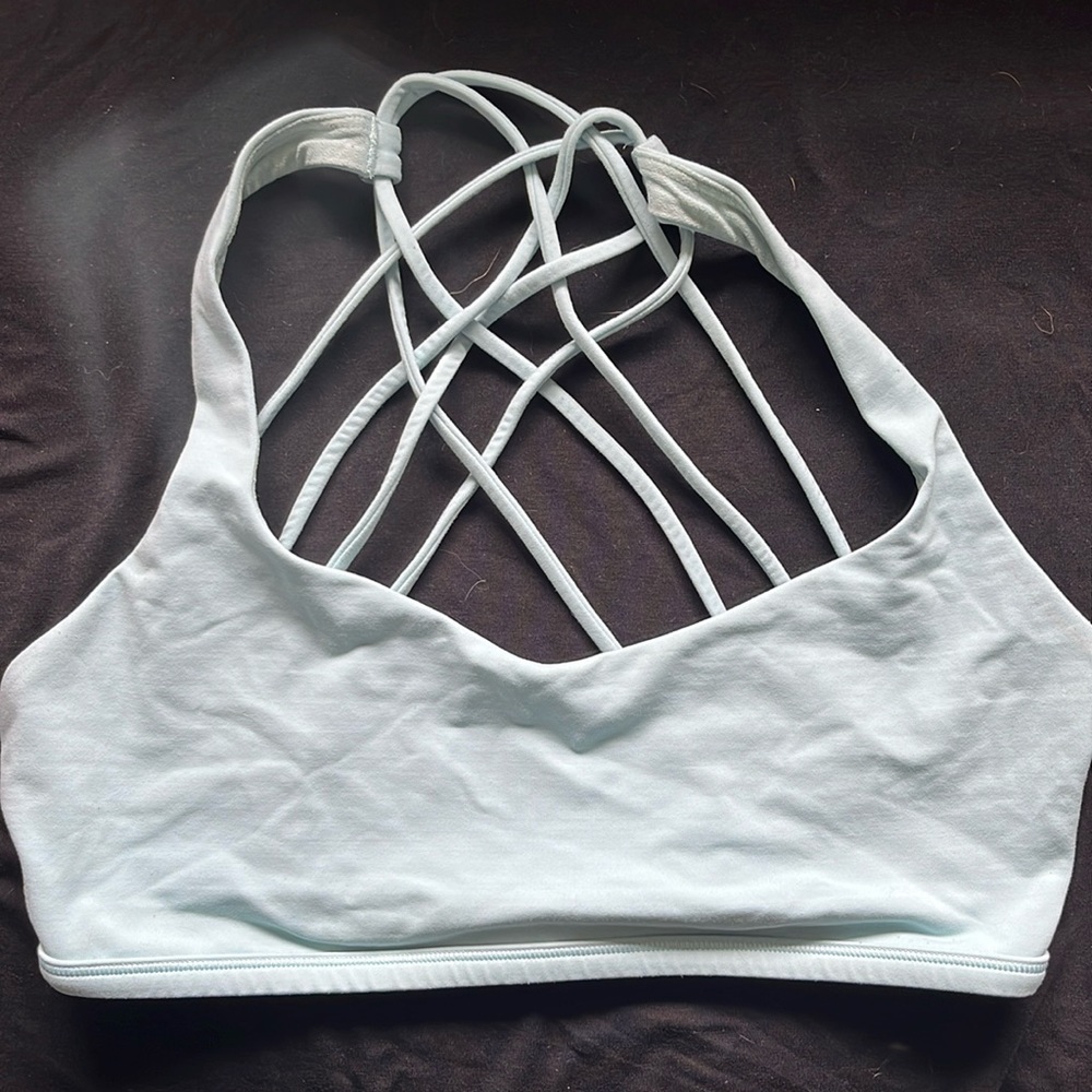 LULULEMON - free to be bra